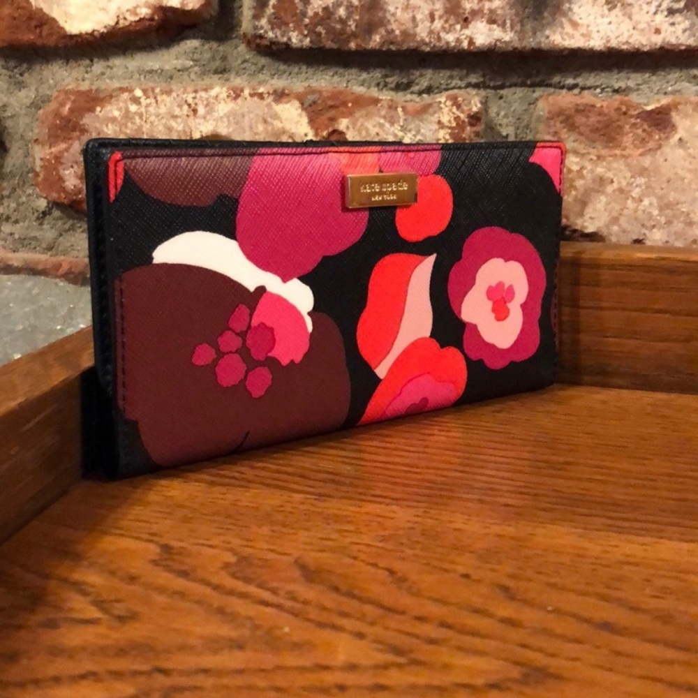 Kate Spade “Stacy” wallet